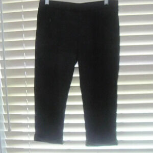 NWT DAVID LERNER Black Fitted Leggings Capris  M